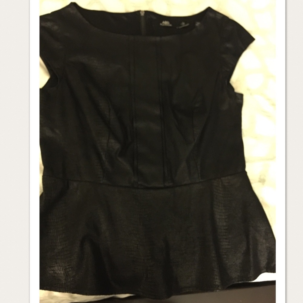 ABS platinum peplum black top